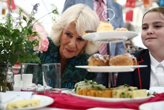 Royals, Königin Camilla besucht den Big Lunch der British Library in London