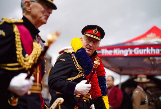 Royals, König Charles III besucht die King s Gurkha Artillery in Larkhill, Wiltshire