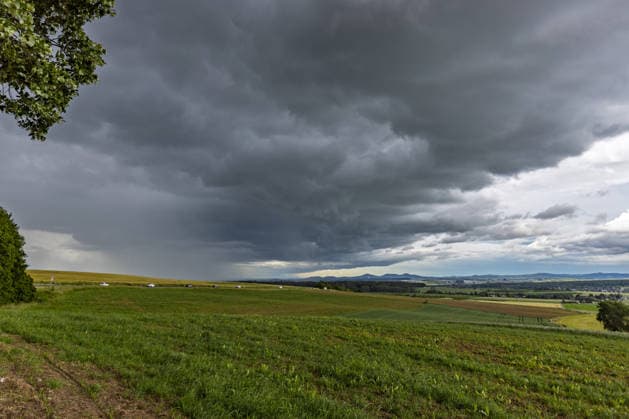 Unwetter über Deutschland, Gewitterwolken über dem Rheinland