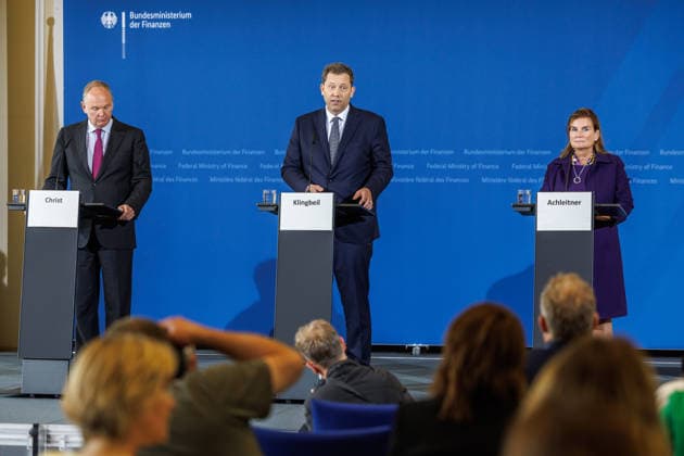 Berlin, Vorstellung des ersten IIB Berichtes