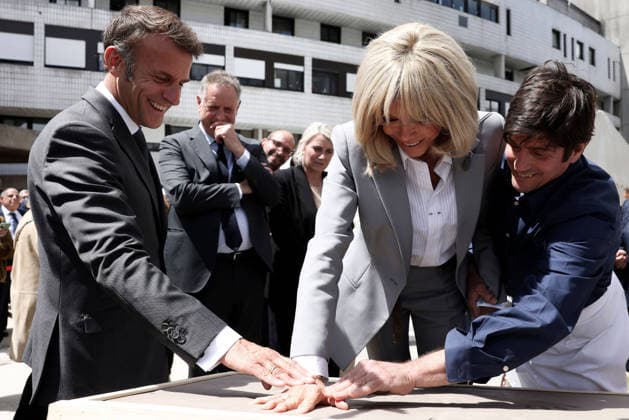 Frankreich, Emmanuel und Brigitte Macron besuchen Robert-Debre-Krankenhaus in Paris