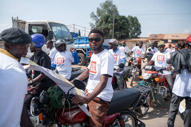 DR Kongo, Ebola-Ausbruch: Aufklärungskonvoi der WHO mit Bikern in Bunia