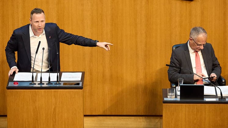 Österreich, Debatte im Parlament in Wien