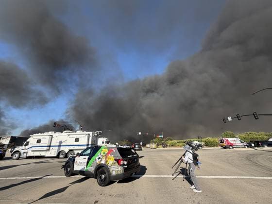 USA, Lagerhausbrand in Tracy, Kalifornien