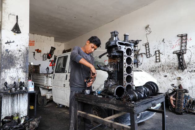 Gaza, Sami Ibrahim repariert Autos in Gaza-Stadt