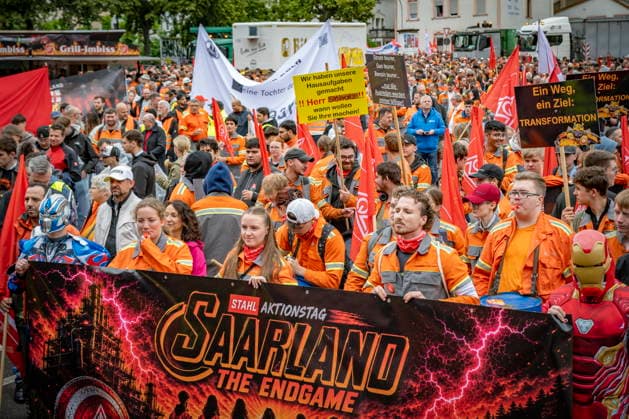Saarland, Protest von Stahlarbeitern in Völklingen
