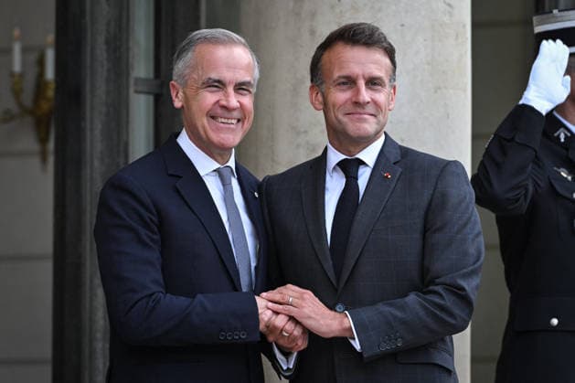 Frankreich, Emmanuel Macron empfängt Mark Carney in Paris
