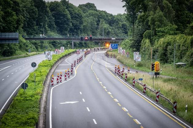 NRW, Sperrung der Autobahn A40 zwischen den Abfahrten MH-Winkhausen und MH-Heißen in Mülheim an der Ruhr