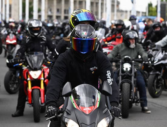 Berlin, Motorraddemonstration Mehr Aufmerksamkeit für Biker