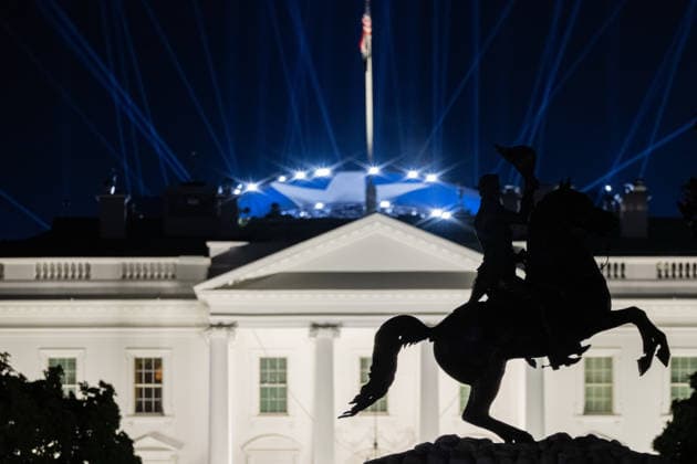 USA, Donald Trump Geburtstagsfeierlichkeiten und Käfigkämpfe in Washington DC