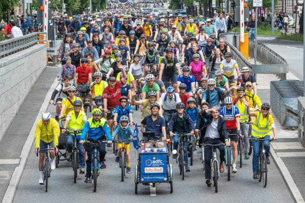 Bayern, ADFC-Fahrrad-Sternfahrt in München mit Oberbürgermeister Dominik Krause