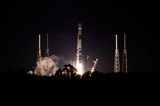 USA, Start einer SpaceX Falcon 9 Rakete von Cape Canaveral in Florida