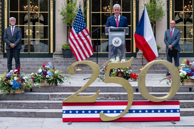 Tschechien, Empfang zum 250. Geburtstag der USA mit Petr Pavel und Nicholas Merrick in Prag