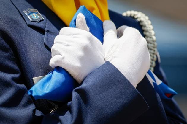 USA, Flaggenhissung zum Juneteenth in Tampa, Florida
