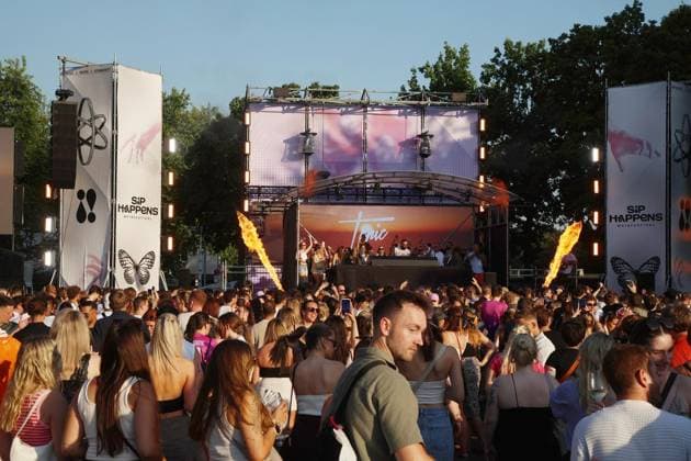 NRW, Wein-Festival Sip Happens in Duisburg