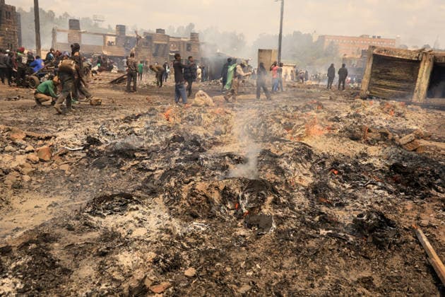 Kenia, Brand zerstört Geschäfte auf dem Gikomba Markt in Nairobi