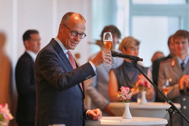 Berlin, Friedrich Merz begrüßt Olympia- und Paralympics-Medaillengewinner in Berlin