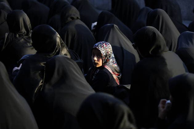 Iran, Schiitische Gläubige gedenken im Monat Muharram im Imamzadeh-Ali-Akbar-Schrein in Teheran