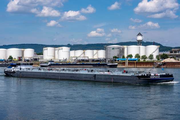 Rheinland-Pfalz, Tanklager der enport GmbH am Rhein bei Bendorf