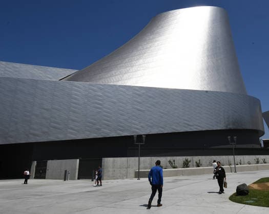 USA, Space Shuttle Endeavour wird in Los Angeles in Launch Ready ausgestellt