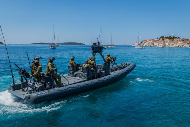 Kroatien, Marineübung bei Primosten
