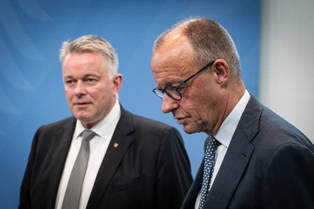 Ministerpräsidentenkonferenz in Berlin - Pressekonferenz mit Olaf Lies, Friedrich Merz und Gordon Schnieder