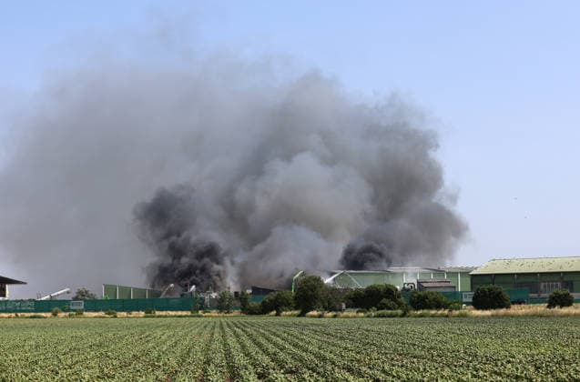 Bayern, Großbrand bei Wurzer Umweltgruppe GmbH in Eitting