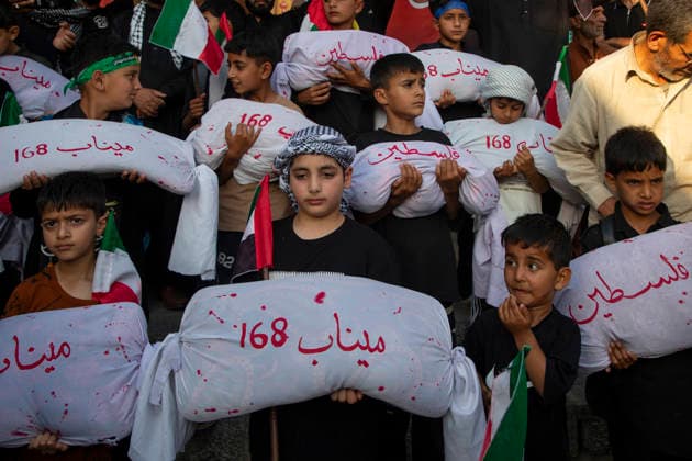 Indien, Trauerkundgebung für in Iran getötete Kinder in Muharram