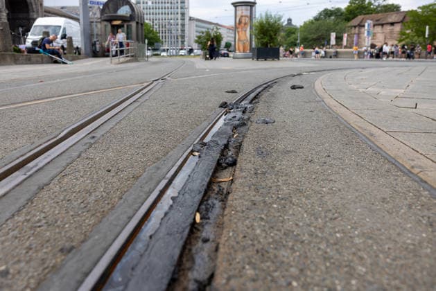 Bayern, Hitzeschäden an Gleisen der Straßenbahn in Nürnberg