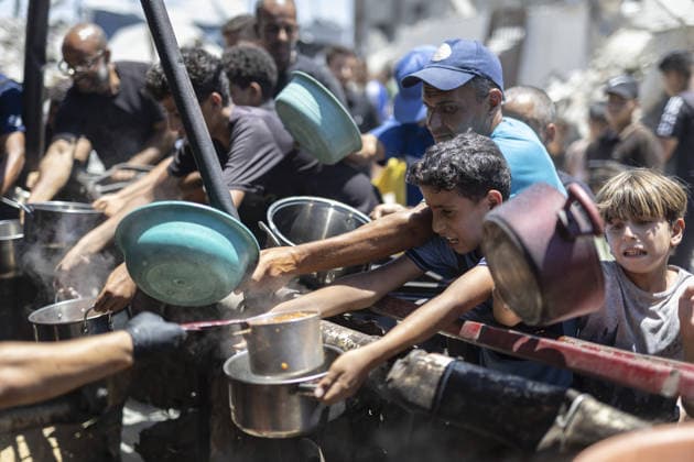 Krieg in Nahost, Gza, Essensausgabe im Flüchtlingslager Jabalia