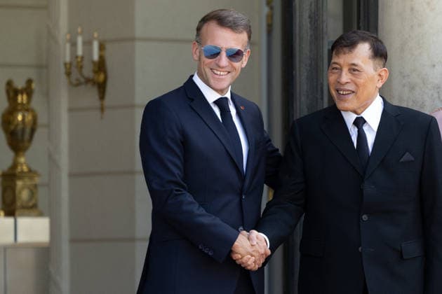 Paris, Emmanuel Macron empfängt König Maha Vajiralongkorn