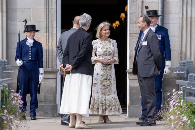 Royals, Gold Award in Holyroodhouse