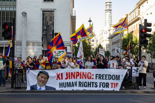 Großbritannien, Protest vor der Botschaft Chinas in London