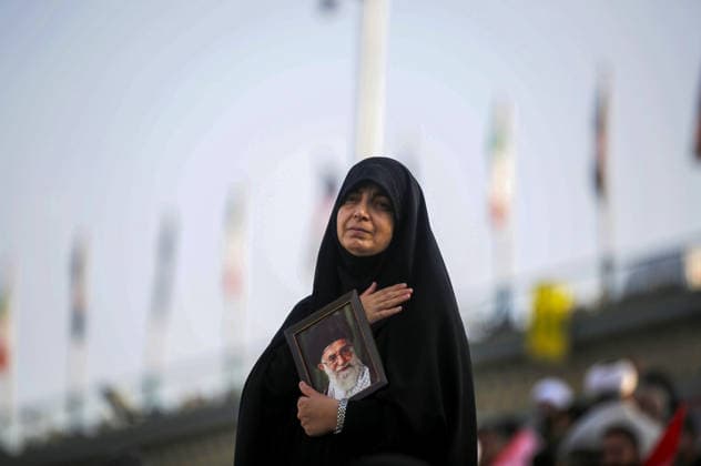 Iran, Sechstägige Trauerfeierlichkeiten für Ayatollah Ali Khamenei in Teheran