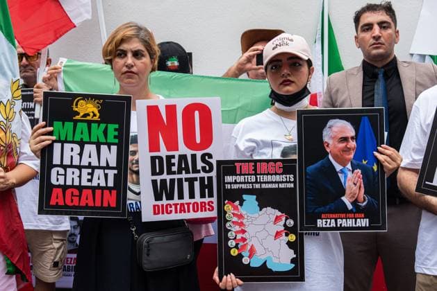 Thailand, Iraner protestieren vor der US-Botschaft in Bangkok