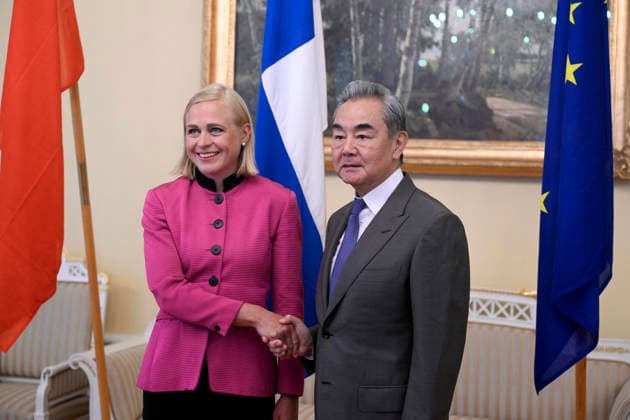 Finnland, Elina Valtonen empfängt Wang Yi in Helsinki