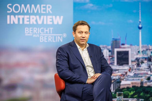 Berlin, Lars Klingbeil im ARD-Sommerinterview