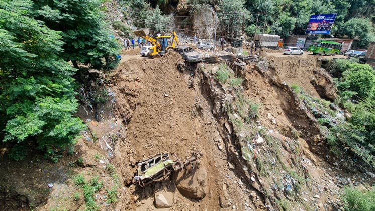 Indien, Erdrutsch am Highway 244 im Kaschmir