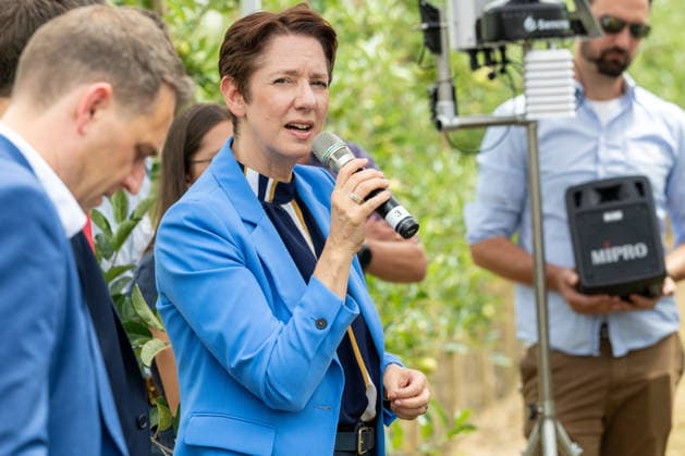 NRW, Pressetermin zum KI-Einsatz in der Landwirtschaft mit Silke Gorißen in Rheinbach