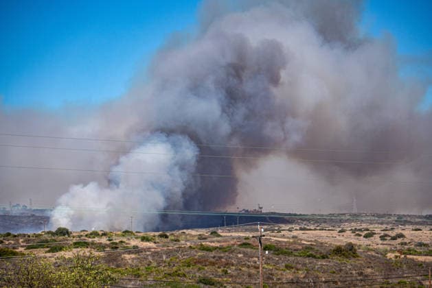 USA, Pipeline Fire bei Oceanside, Kalifornien