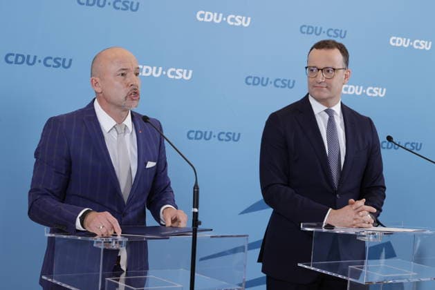 Deutschland, CDU CSU Pressekonferenz mit Alexander Hoffmann und Jens Spahn in Berlin