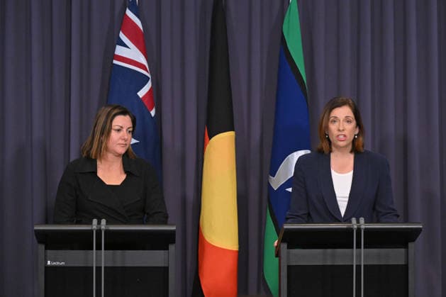 Australien, Kristy McBain und Anika Wells Pressekonferenz in Canberra