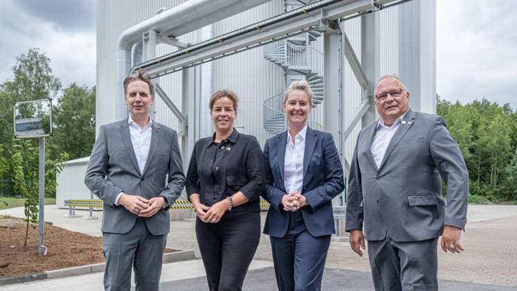 NRW, Wärmespeicher der Steag Iqony Group auf Schalke in Gelsenkirchen geht in Betrieb