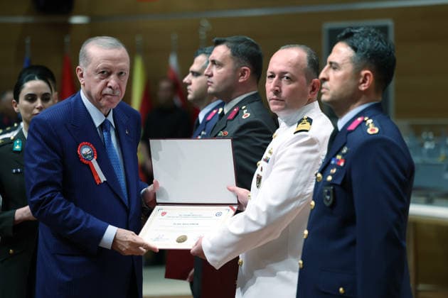 Istanbul, Präsident Erdogan bei Abschlussfeier an der National Defense University