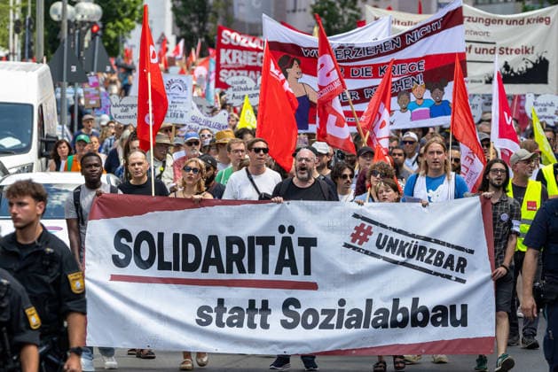 Bayern, Demonstration gegen Sozialabbau in Nürnberg