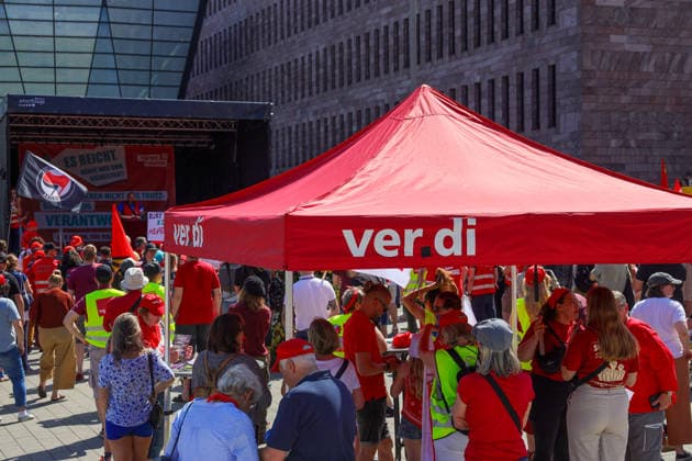 NRW, Gewerkschaften demonstrieren Reformpläne der Bundesregierung in Dortmund