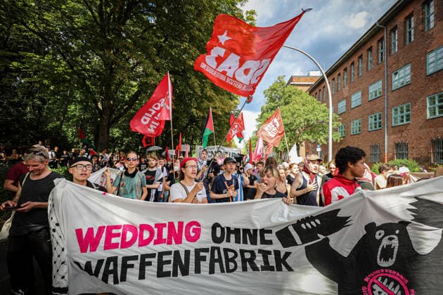 Berlin, Protest gegen Waffenproduktion vor Rheinmetall-Werk im Wedding