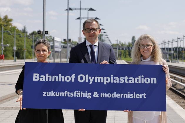 Berlin, Einweihungsfeier für den zukunftsfähigen Bahnhof Berlin Olympiastadion