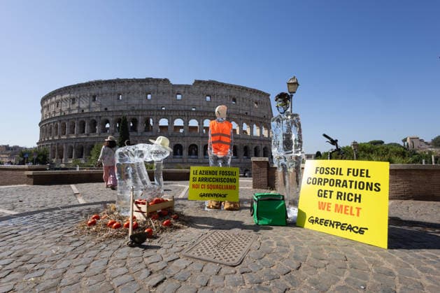 Italien, Greenpeace Protest vor dem Kolosseum in Rom