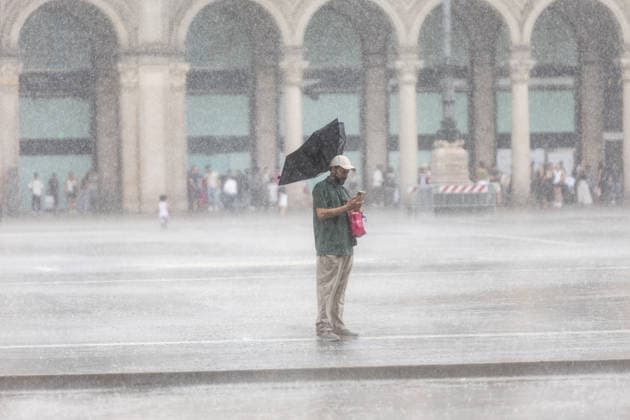 Mailand, Regenschauer auf dem Domplatz